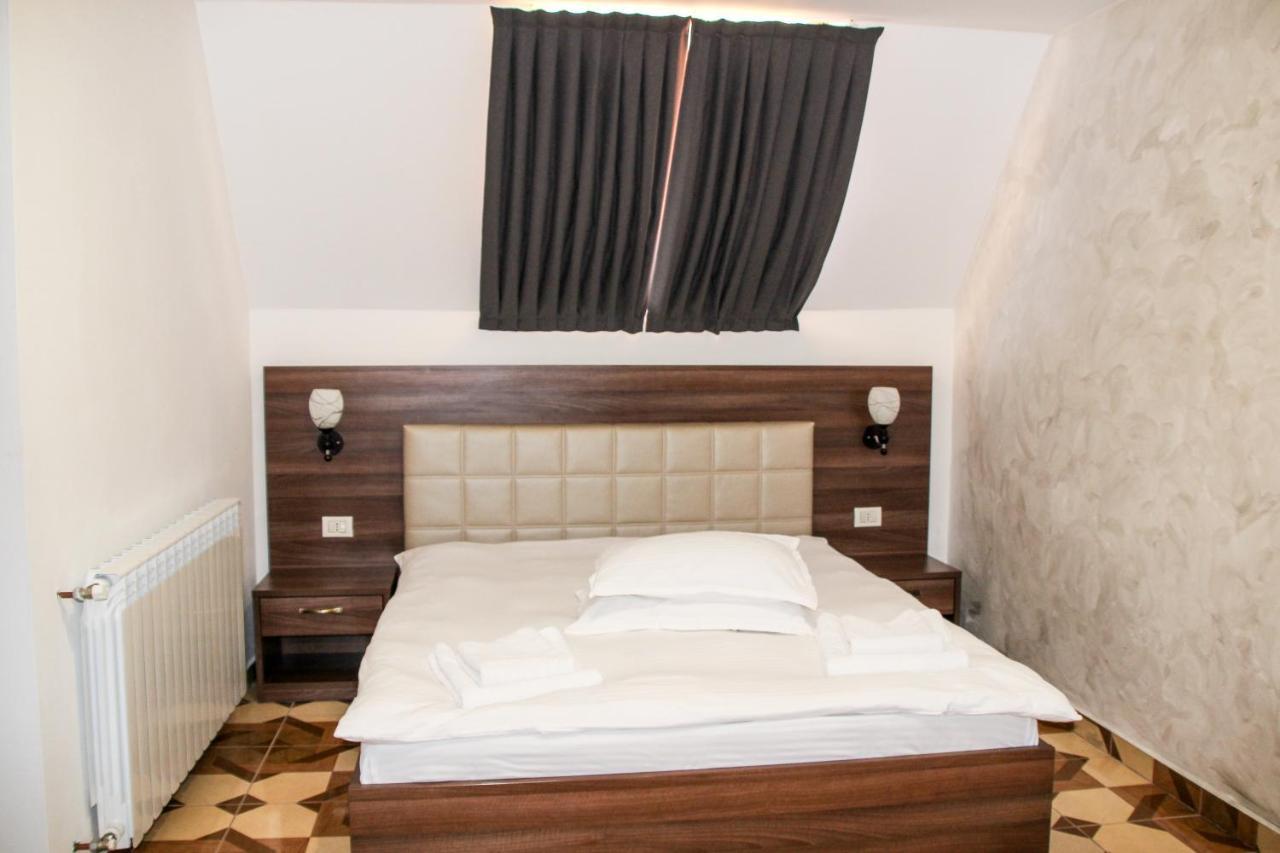 Hotel Corina Borsa  Kültér fotó
