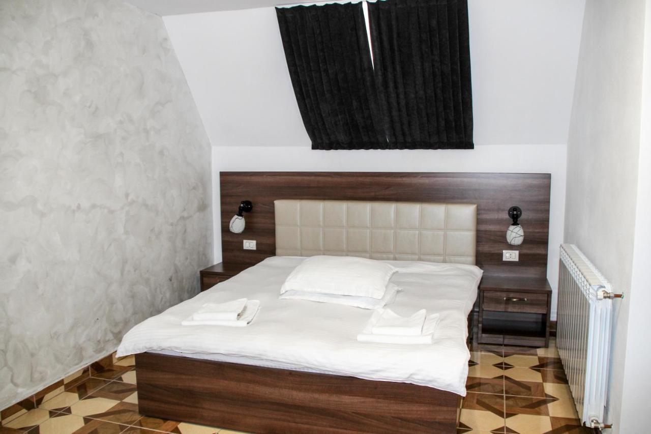 Hotel Corina Borsa  Kültér fotó